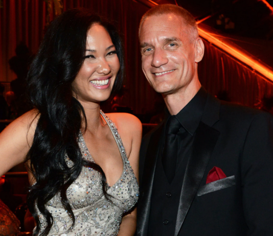 Kimora Lee Simmons’ estranged husband testifies he photoshopped divorce papers to marry her