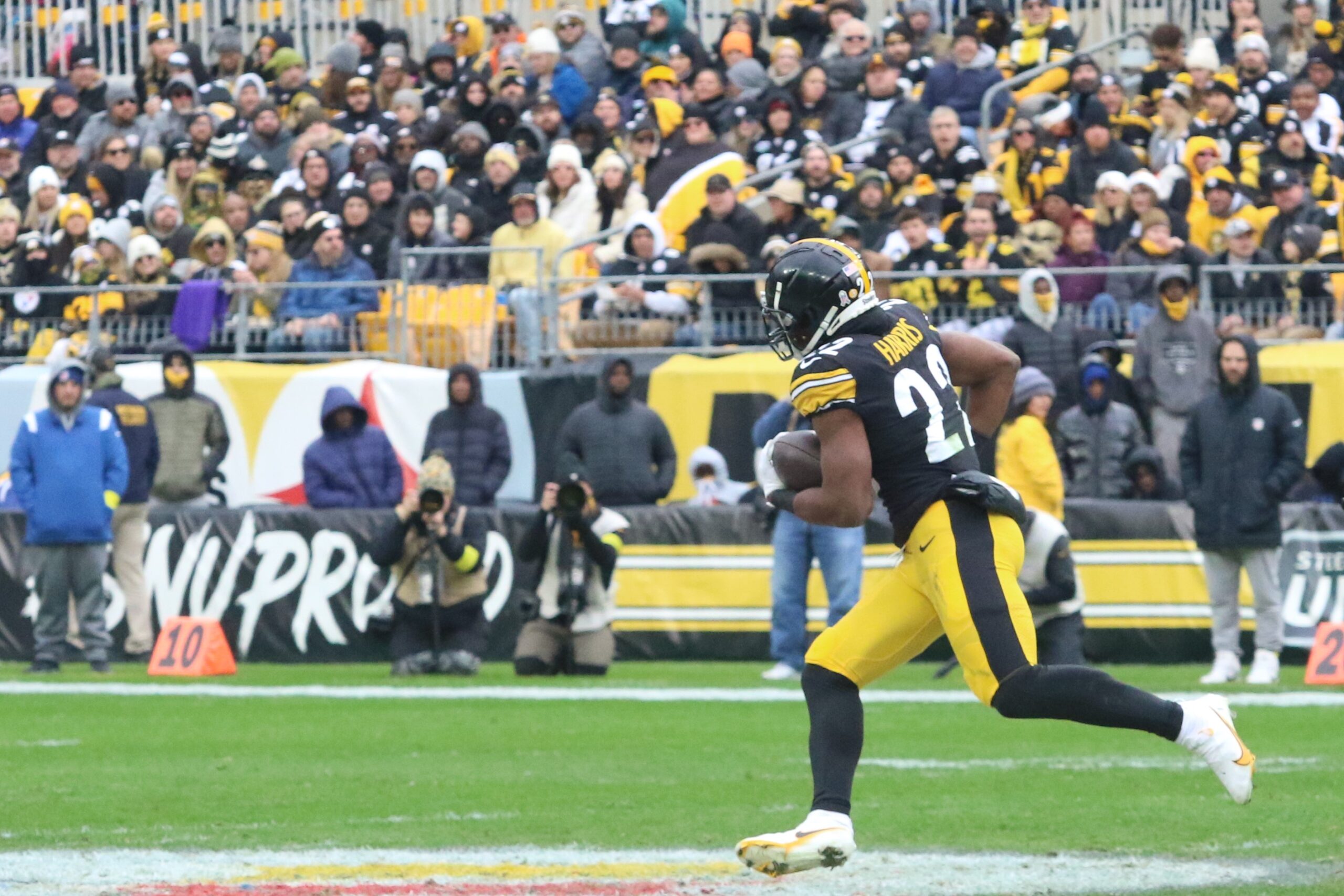 Steelers beat Browns 28-14 but miss out on playoffs